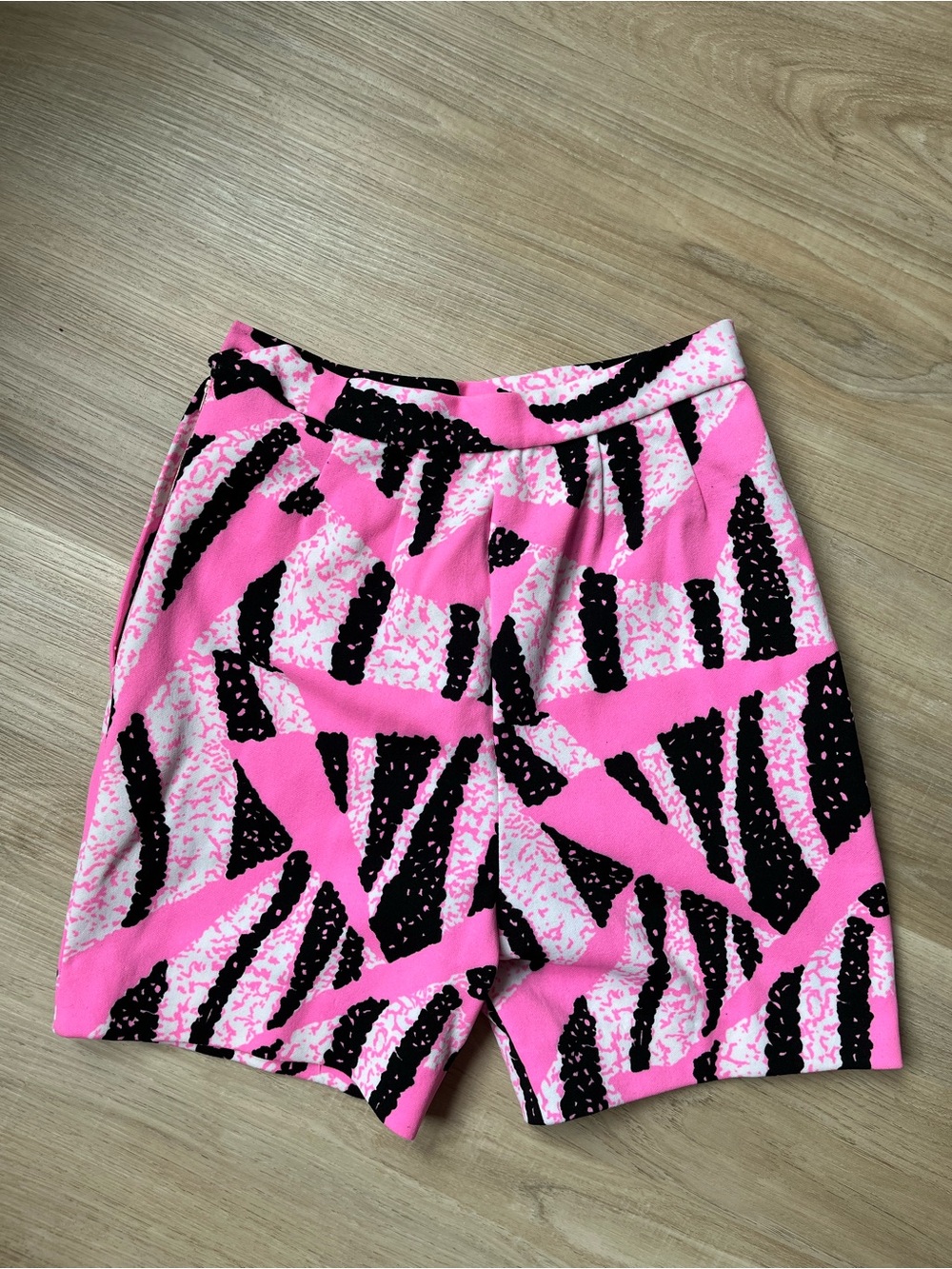 Women’s Vintage Pink Abstract Print Shorts Handsewen 22W